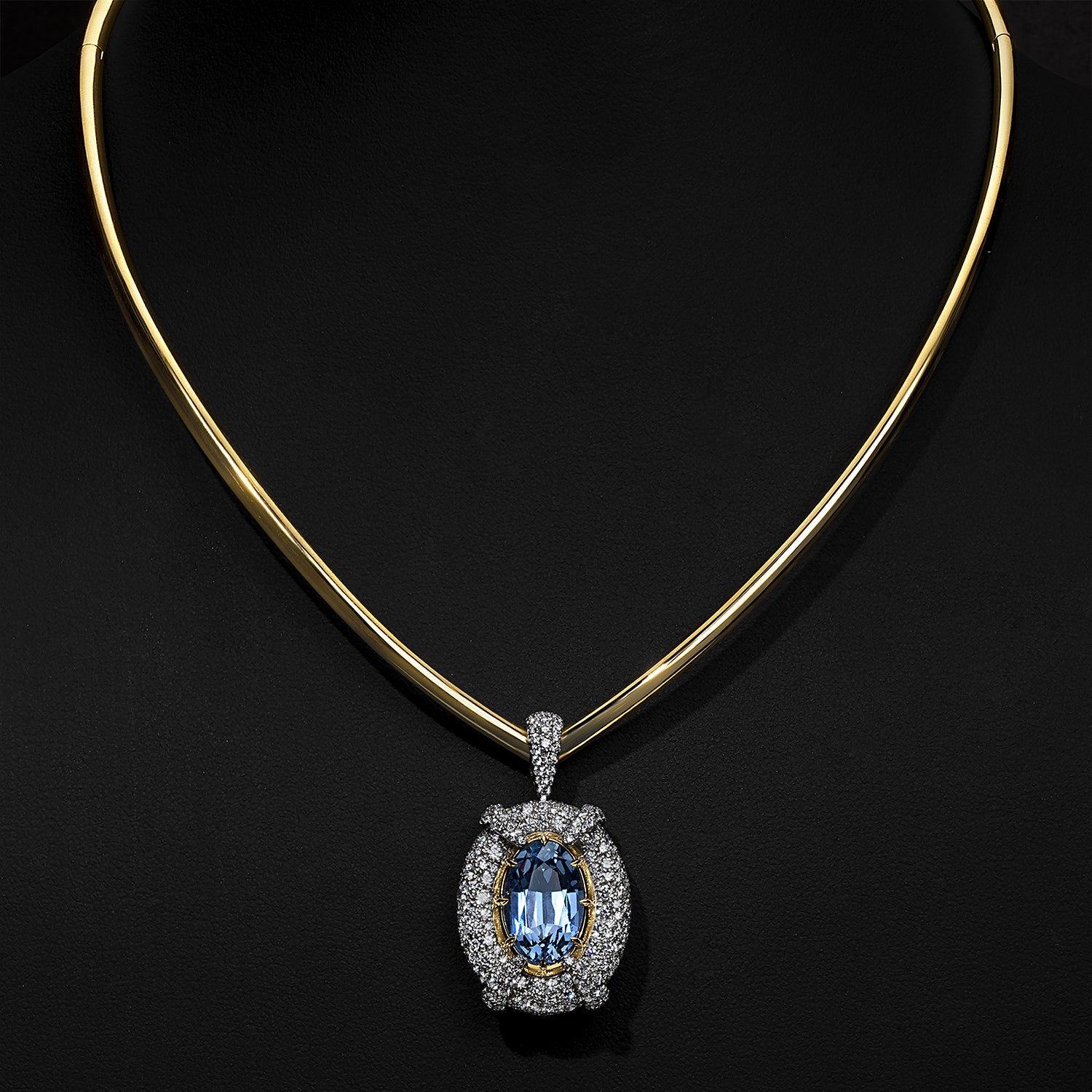 Callaia Pendant